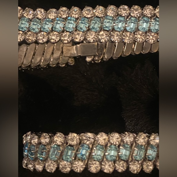 Vintage Light Blue Rhinestone Choker Necklace & Bracelet Set look @ the video - Picture 7 of 17